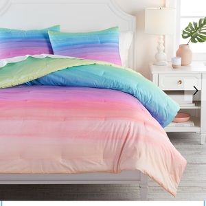 Pottery Barn Teen Ombré Watercolor Queen Comforter and Standard shams.
